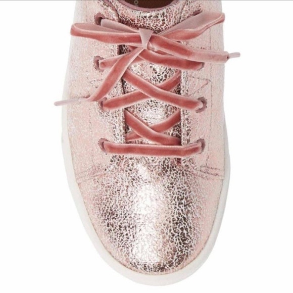 Toms Other - Toms metallic pink Sneakers